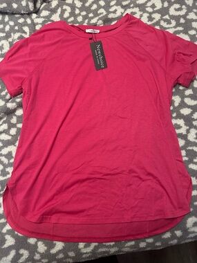 Women's Hot Pink Short Sleeve Athletic Tee size 2X